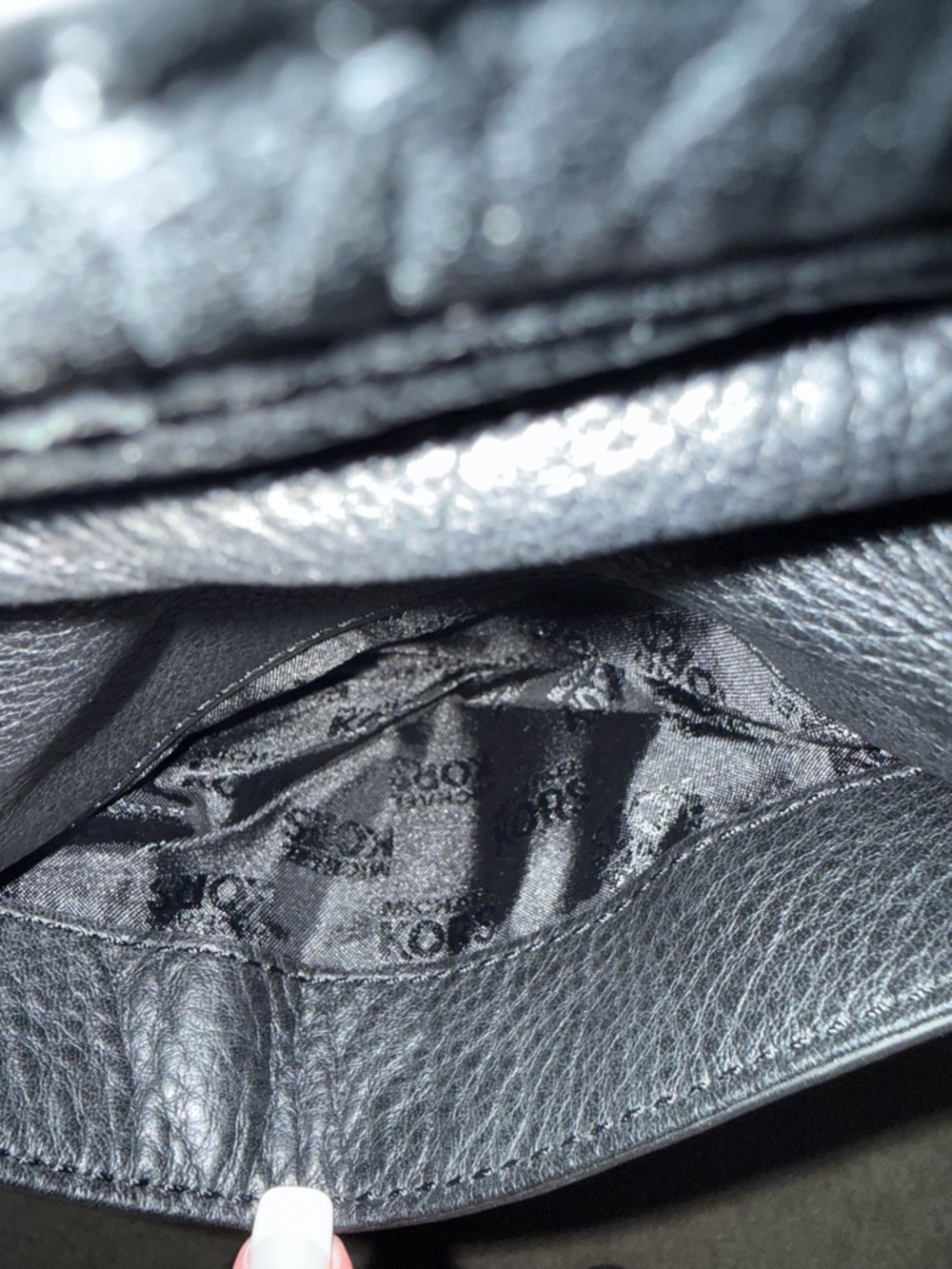 Michael Kors Black Leather Shoulder Bag with Gold MK Medallion NWT - Picture 5 of 6